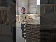 Оцинкованный сварной габион, облицованный геотекстилем, заполненный песком для защиты оборонительного барьера