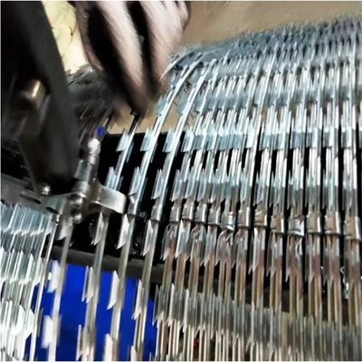 Ограждение с оцинкованной защитой Concertina цена Антискалочная лезвие колючая проволока тюрьма бритва колючая проволока