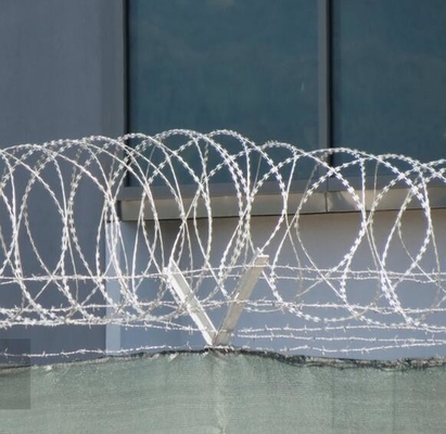 Производитель поставки 500 мм катушки Диаметр Concertina бритва колючей проволоки