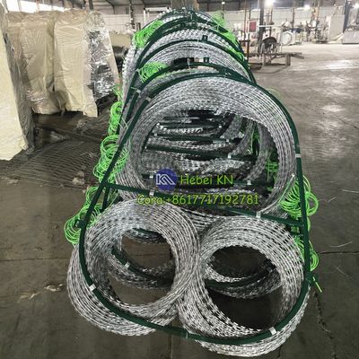 Temporary & Recyclable Easy-Install Hot-Dipped Galvanized Cross-Type Razor Wire Fence for Border / Factory Protection