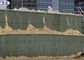 Песок земли заполнил заполненную песком коробку Габион барьеров для барьера потока