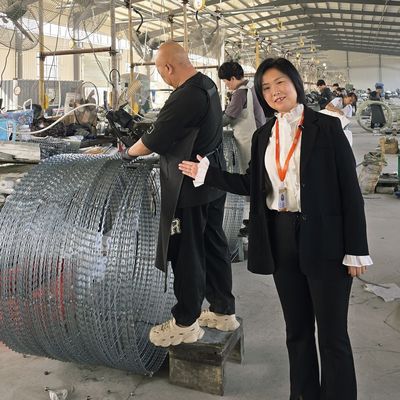 Украина Горячеоцинкованная Колючая проволока BTO-16 с лезвиями для ограждения